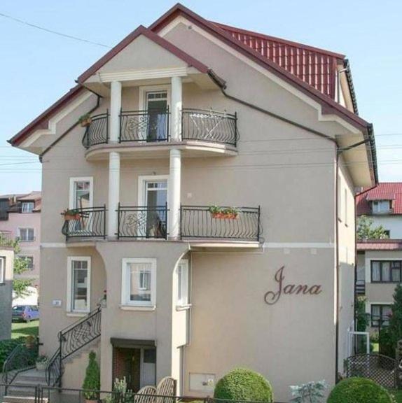 Goscinne Jana Homestay Leba